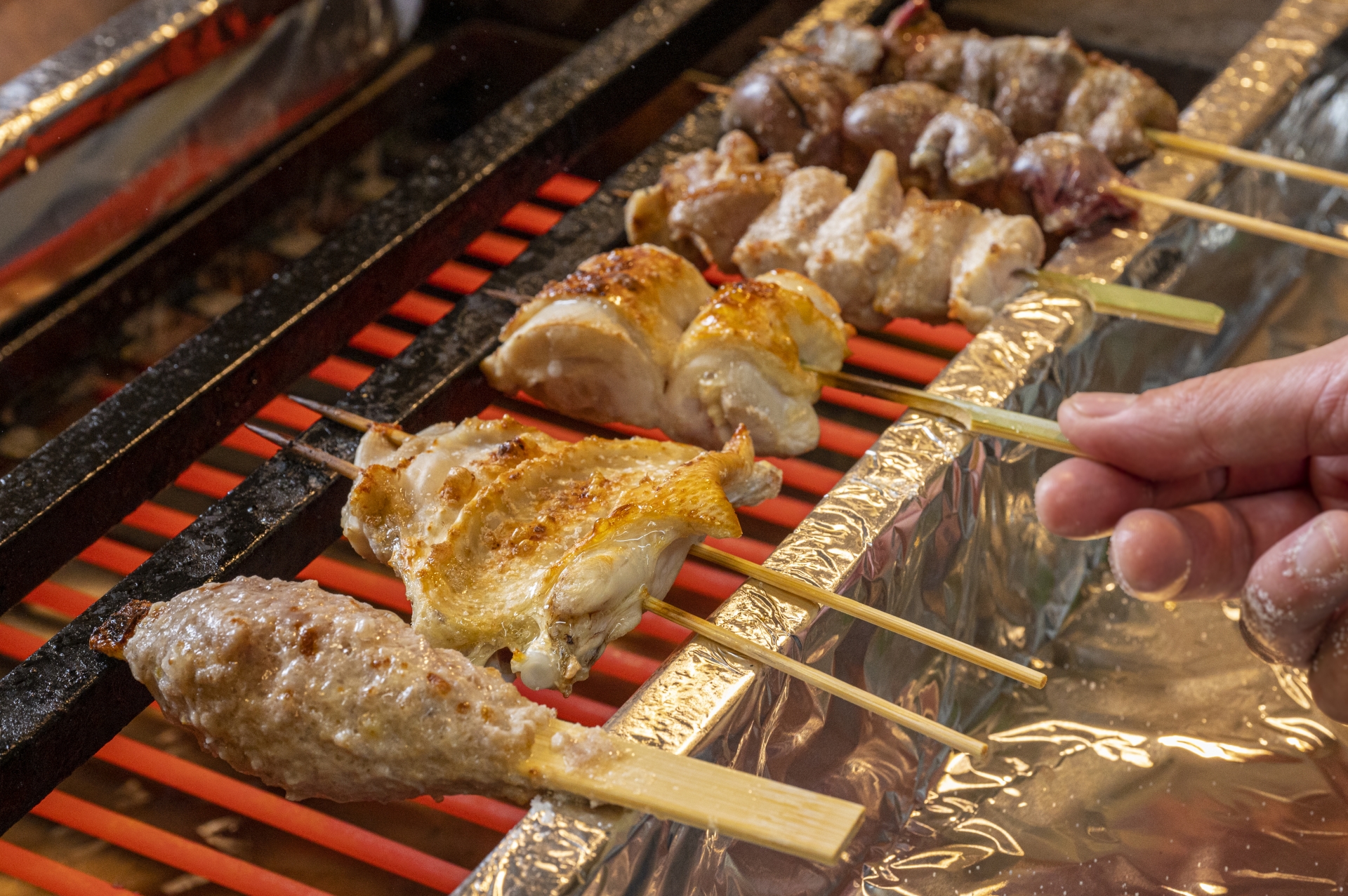 キッチンカー(移動販売車)で焼き鳥屋を始めてみよう！場所選びのコツや平均収入、儲かるコツについて - キッチンカー・移動販売車 の製作ならアランボックス【京都・大阪・奈良・神戸・滋賀・和歌山】