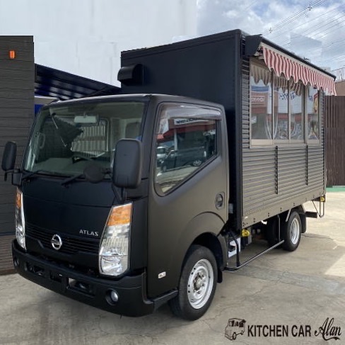 大阪府大阪市の企業様のキッチンカー（1.5tトラック・オーニング付き）を製作いたしました